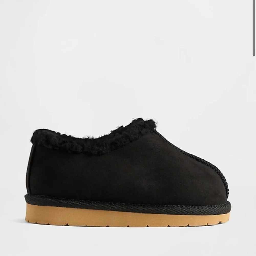 GAP Black Faux-Suede Fleece-Lined Kids Slippers with Tan Sole